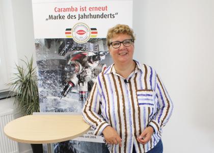 Angelika Schöneberg, Head of IT bei Caramba, erläutert die Vorteile der cloud-basierten SAP-CRM-Lösung und die gute Zusammenarbeit im Team, im Zusammenspiel Vertrieb & IT. Urheber: Caramba