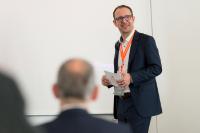 Philipp Schmoldt sprach über Insights zum Nutzungsverhalten innerhalb der eF|CommerceEngine
