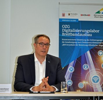 Start Breitbandportal_Minister Schweitzer besucht MRN (1).JPG