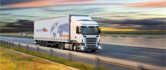 AsstrA brandiert die Lkws der Partner