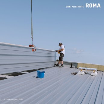 Projekteinblick_Dachsanierung_ROMA_Dachpaneel Typ RD.jpg