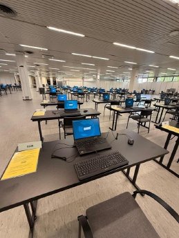 Hamburg_Laptopreihen_retuschiert.jpg