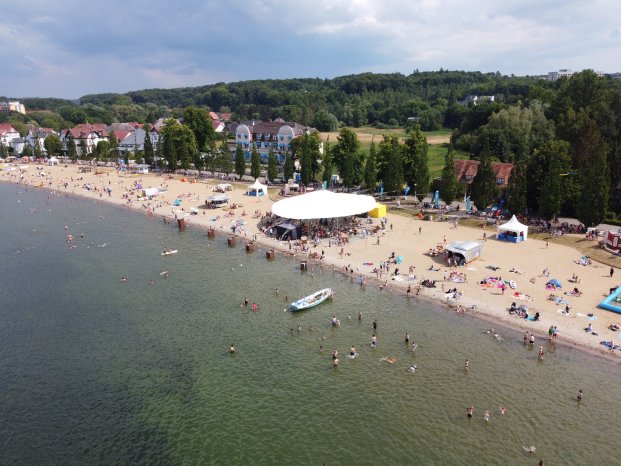 Luftbild_Zippendorf_beim_Stadtwerke_Strandfest.JPG