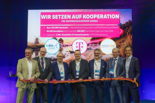 PM_WE26_22_WEMACOM öffnet Glasfasernetz für Telekom Neuer Meilenstein für die digitale Infr.jpg