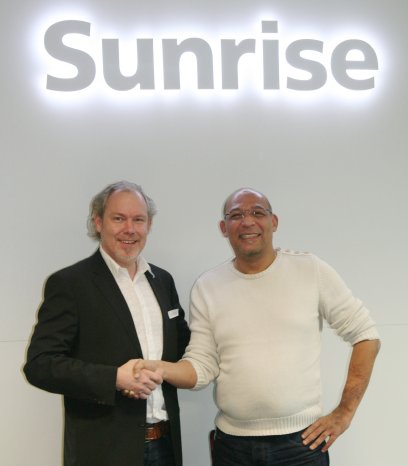Ralf Halbritter mit Michael Walter (Manager Logistics Residential Customers bei Sunrise).JPG
