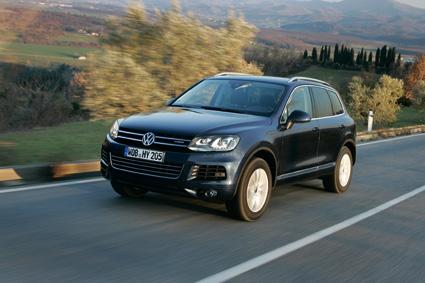 Der neue VW Touareg rollt ab Werk auf dem Eagle F1 Asymmetric SUV von Goodyear (Foto: Volkswagen)