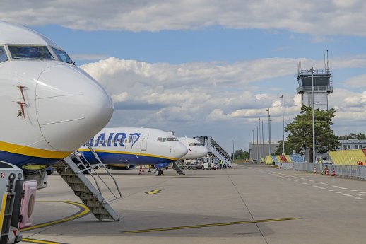 1225_Rollfeld_Baden-Airpark_web.jpg