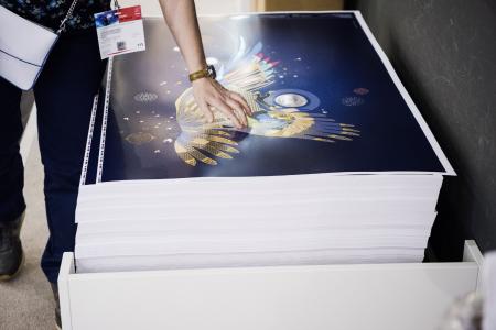 Unique finishing effects at Kurz’s 2016 drupa booth. To be continued at drupa 2020 / Photo: Kurz