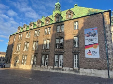 Foto%20Rathaus_Copyrig~-%20Meike%20Mossig.jpeg
