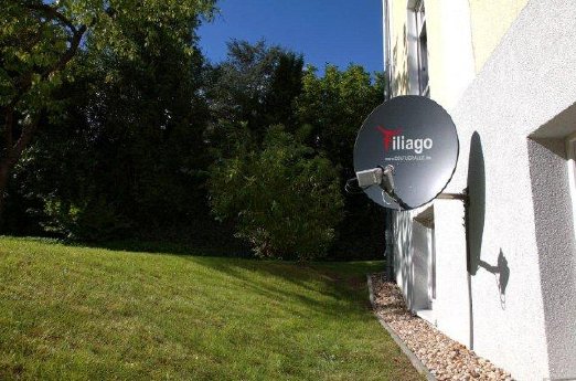 FILIAGO-DSLfürALLE-Sat-AntenneanHauswand(1).jpg