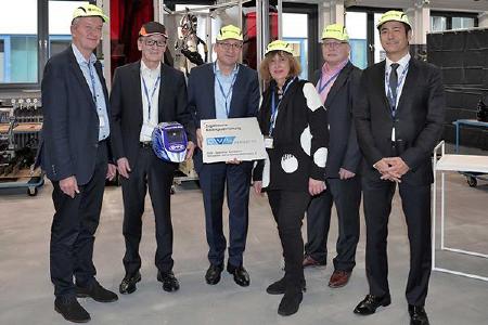 v.l.n.r.: Dipl.-Ing. Jörg Vogelsang (Geschäftsführer GSI – Gesellschaft für Schweiß International mbH), Thomas Wolf (Direktor ALTEC, Air Liquide), Cerkez Kaya (Department Manager Welding & Cutting ALTEC, Air Liquide), Karin Meincke (Bürgermeisterin der Stadt Krefeld), Dipl.-Ing. Michael Metzger (DVS e. V.), Gilles le Van (Vors. der Geschäftsleitung, Air Liquide Deutschland GmbH) / Quelle: Air Liquide