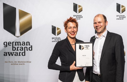 German_Brand_Award_2019_Winner_estos_GmbH_Jana Etter_Joachim Frenzel.jpg