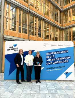 Ausbildungs-Ass 2025_9x12_300dpi.jpg