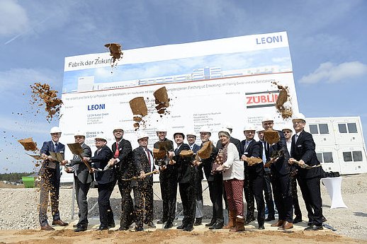 csm_groundbreaking-of-the-factory-oft-he-future_64452e10d8.jpg