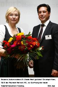 Justizministerin besucht Büroeröffnung der Payment Network AG