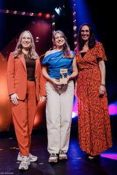 2026_05_10_MCCM-Alumna_Award.jpg
