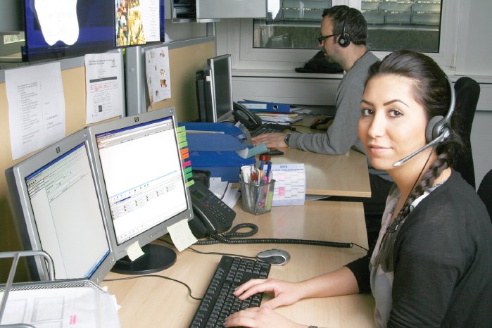 CallCenterFrau2.JPG