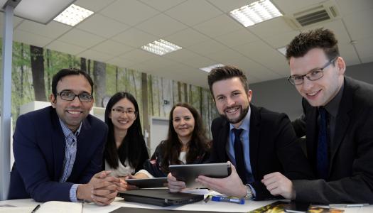 Gelebter Diversity-Gedanke: Rheinmetall Automotive setzt auf multinationale, gemischte und fachübergreifende Teams