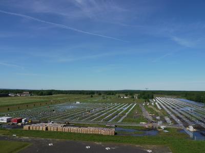 Solar-Kraftwerk von Emmvee in Lauchhammer (Foto: Frank Hilgenfeld)