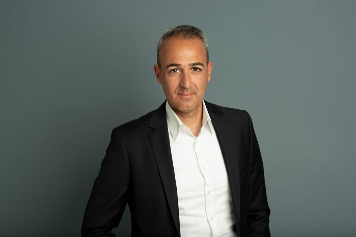 Mikail Canoglu, Head of Global Consulting der xSuite Group. Bild_Fotostudio Cornelia Hansen.jpg