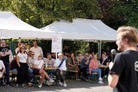 Über 170 Teammitglieder des Softwareherstellers Babtec haben bei einer Schnitzeljagd durch Wuppertal eine Unternehmensspende von 100 Bäumen freigespielt. Über 170 Teammitglieder des Softwareherstellers Babtec haben bei einer Schnitzeljagd durch Wuppertal eine Unternehmensspende von 100 Bäumen freigespielt.