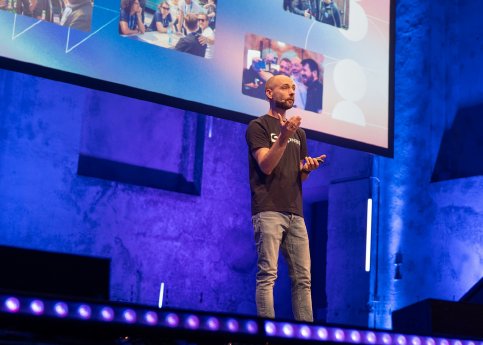 Sebastian Hamann während der Keynote.jpg