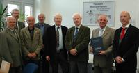 (von links) Doz. Dr.-Ing. Jozef Niegoda (TU Gdansk), Prof. Dr.-Ing. Rüdiger Schubert, Prof. Dr.-Ing. Siegfried Pahl, Prof. Dr.-Ing. Jens Jensen (alle Fakultät Natur und Technik, Hochschule Bremen), Prof. Dr.-Ing. Jürgen Westhof (Dekan der Fakultät Natur und Technik, Hochschule Bremen), Prof. Karl Potthast, Dr. Wojciech Kielczynski (Prodekan an der TU Gdansk) und Prof. Dr.-Ing. Slawomir Smolen (Fakultät Natur und Technik, Hochschule Bremen)