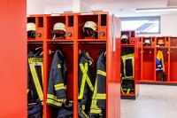 Feuerwehrspinde mit Helmfach als passende Lösung für eine Feuerwache.
