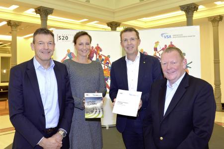 Vorstellung Leitfaden (v.l.): Andreas Jung, Inka Müller-Schmäh, Josef Stadtfeld, Stephan Althoff
