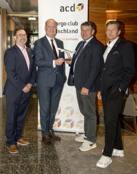v.l. Laurent Jossa (Finanzvorstand acd), Dr. Joachim Lang (Geschäftsführung BDL), Prof. Dr. Chri.jpg