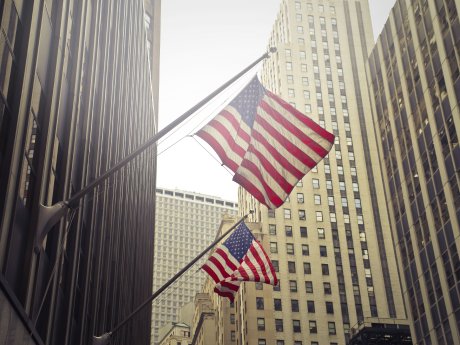 Flaggen_USA_Gebaeude.jpg