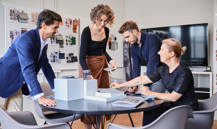 studiokurbos_corporate_cmf_1.jpg