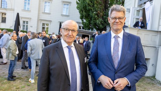 01_BIngK_Pol Abend_0~Schweizer_BIngK.jpg