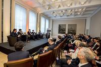 Kamingespräch zum Thema Cybersicherheit 