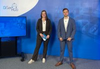 DiSerHub-Consilium 2023: Franziska Sommer und Lennardt Söhngen, FIR an der RWTH Aachen, begrüßen die Teilnehmer:innen der digitalen Veranstaltung und führen durch den Tag.