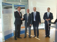 Beim Kick-off-Meeting der M-A-I-Carbon-Projektgruppe MAIdesign: Prof. Dr.-Ing. Klaus Drechsler (Lehrstuhl für Carbon Composites, TU München), Dr. Christoph Deiser (Projektmanagement Jülich), Dr. Roland Hinterhölzl (Lehrstuhl für Carbon Composites, TU München), Rainer Kehrle (M-A-I Carbon Management GmbH)