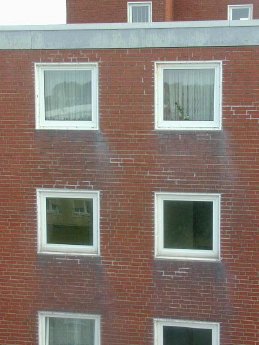 Bild 2 (Fassadenschäden).jpg