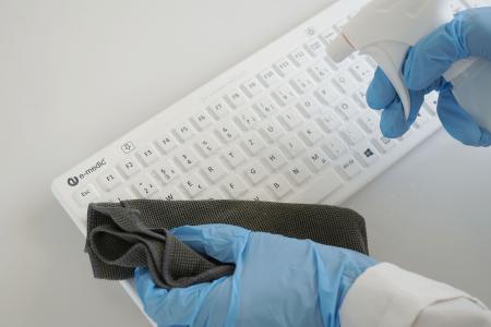 e-medic™ Silikontastaturen sind einfach zu desinfizieren (Foto: Baaske Medical)