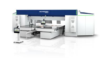Die Schwenkbiegemaschine EVO-CENTER ist mit der POS 3000 3D-Grafiksteuerung ausgestattet, bedienbar über einen 22-Zoll-TFT-Touchscreen-Farbdisplay. Bildquelle: Schröder Group