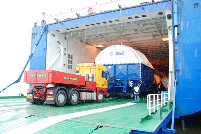 Transport der Ariane 5 Oberstufe (Quelle: W & F Franke)