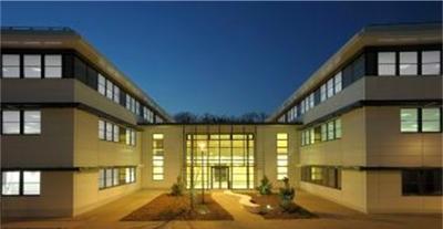 Der 4 Acre große Ter@tec Campus liegt in Bruyères-le-Châtel, südlich von Paris