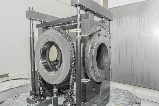 Bild 2_2 - eingespanntes Werkstück.jpg