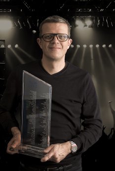 DPA Christian Poulsen with mipa Award.jpg
