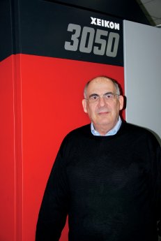 XEI_John Eleftheriades with Xeikon 3050.jpg