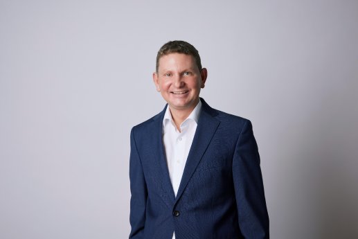 Portrait Dr Andreas Bauer CEO PLANFOX.jpg