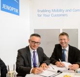 Jenoptik and the rail vehicle manufacturer Končar Electric Vehicles Inc. signed a declaration of intent with regard to closer cooperation during the International Trade Fair for Transport Technology, Innotrans, in Berlin. Picture, from left: Ivan Bahun, President of the Managing Board of Končar Electric Vehicles Inc., and Klaus Badstieber, General Manager of Jenoptik Power Systems (Photo: JENOPTIK)