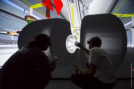 Dank des neu installierten Virtual Reality-Raums kann AEROCAMPUS Aquitaine nun immersive und kollaborative Trainingssitzungen für Wartungsmaßnahmen im Bereich Luft- und Raumfahrt anbieten