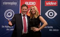 Andreas Stumptner (Chefredakteur Video) und Moderatorin Katja Wunderlich (Bayern 3) präsentierten die Geräte des Jahres 2014