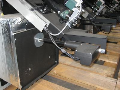 Der LINAK-Antrieb eingebaut im Kessel von Fröling