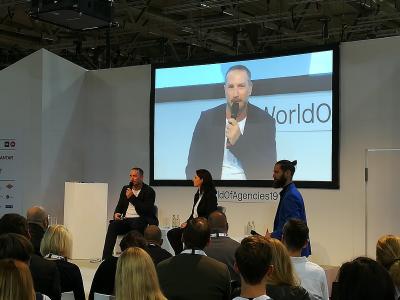 Alexander Roth, CEO der Evernine Group, referiert auf der Stage der World of Agencies der DMEXCO 2019 / Quelle: Evernine